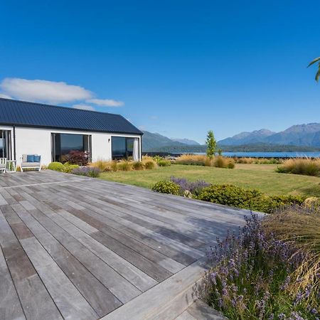Lake House - Te Anau Holiday Home Екстериор снимка