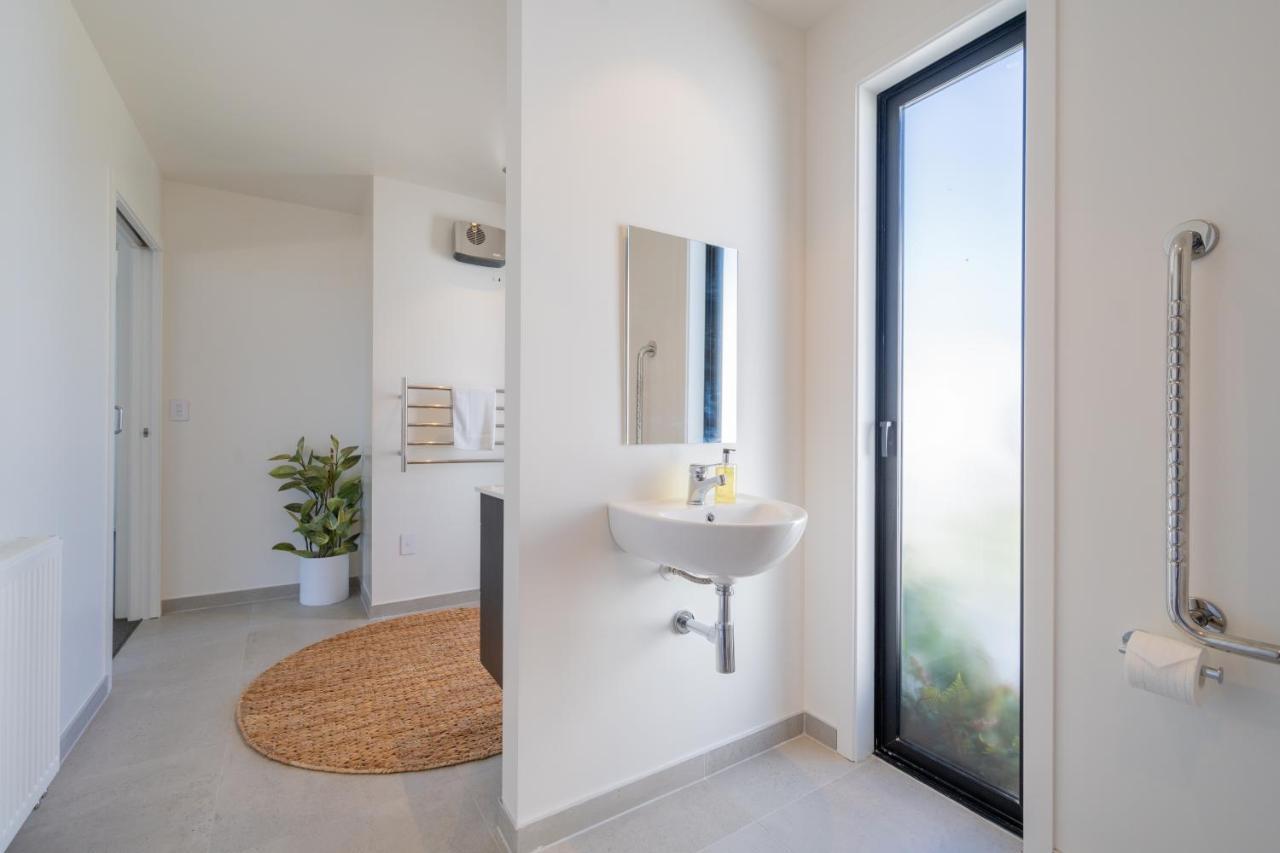 Lake House - Te Anau Holiday Home Екстериор снимка
