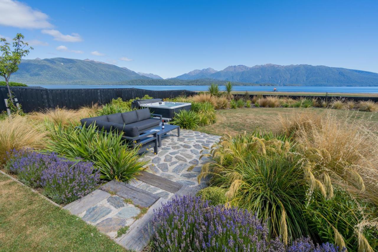 Lake House - Te Anau Holiday Home Екстериор снимка