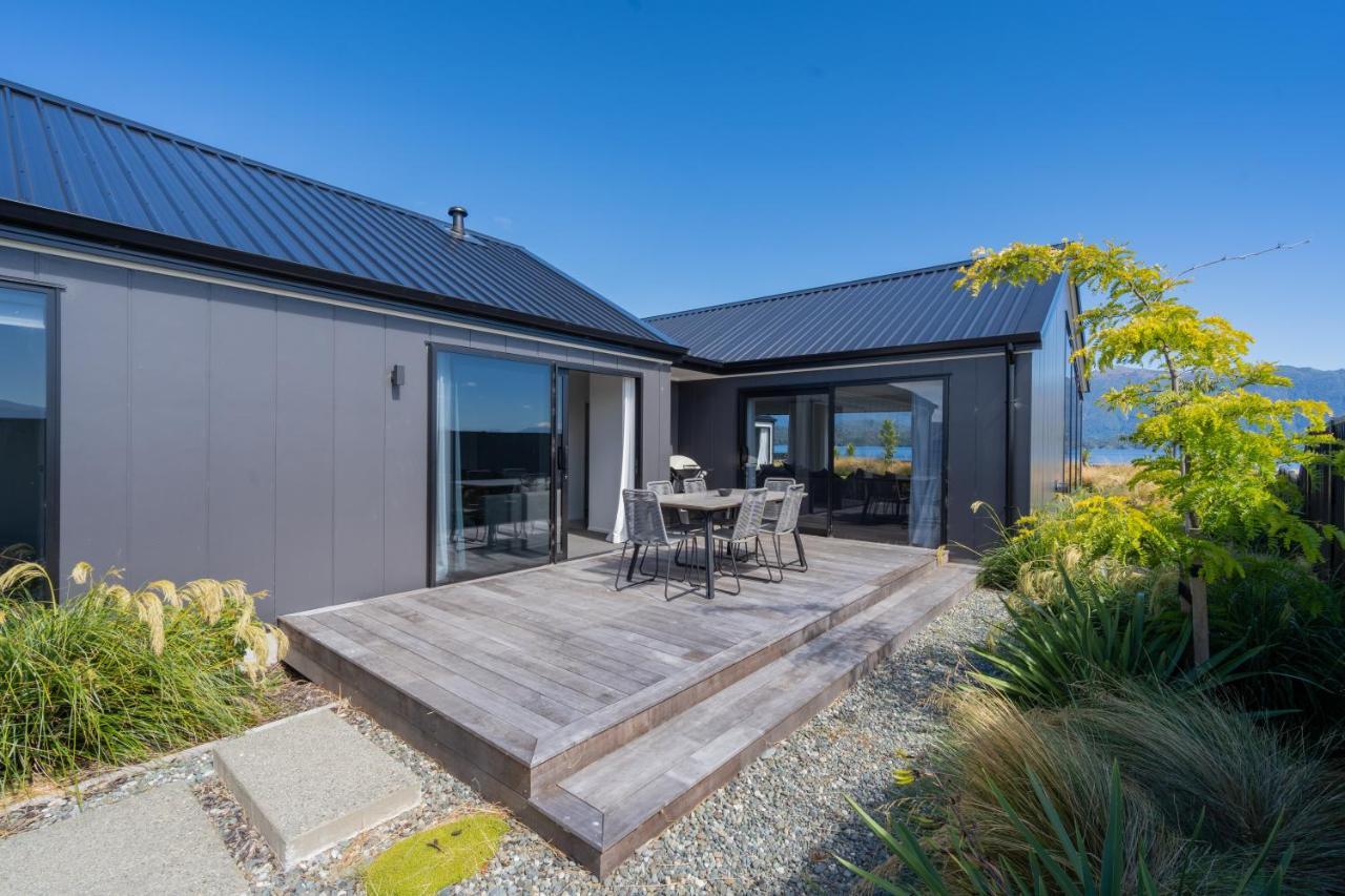 Lake House - Te Anau Holiday Home Екстериор снимка